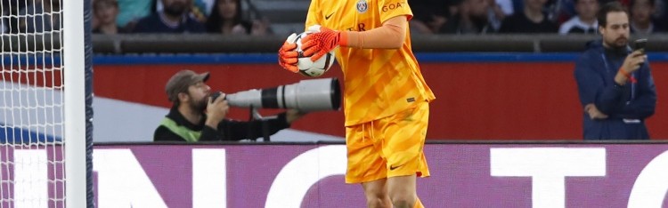 罗马诺：曼联仅关注多纳鲁马动态，尚未展开转会操作