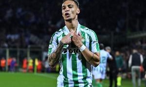 天空：贝蒂斯仍在争取签下安东尼，但他们的方案无法满足曼联要求