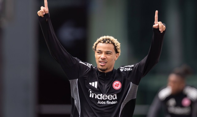 开云app-TA：利物浦就引进埃基蒂克的可能性与法兰克福展开接触