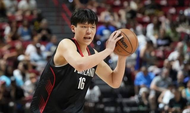 开云体育入口-比卢普斯:杨瀚森有很多我没法教但他会的东西 譬如传球手感和对抗