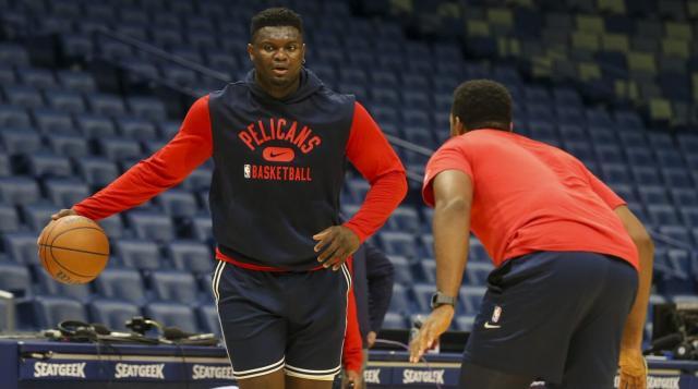zion-williamson-dribbles-practicing-1568x877.jpg